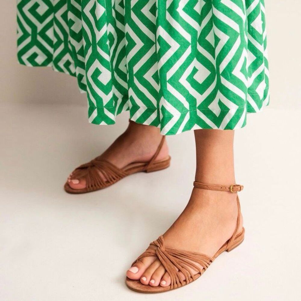 BODEN Twist Front Flat Sandals NWOB in Tan Size 37/6.5